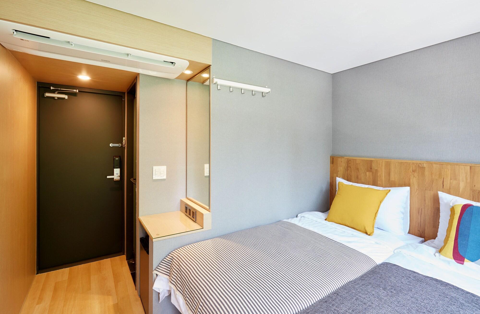 Hostel Cleo Seoul Hongdae Extérieur photo