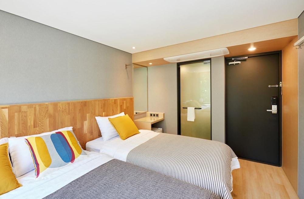 Hostel Cleo Seoul Hongdae Extérieur photo