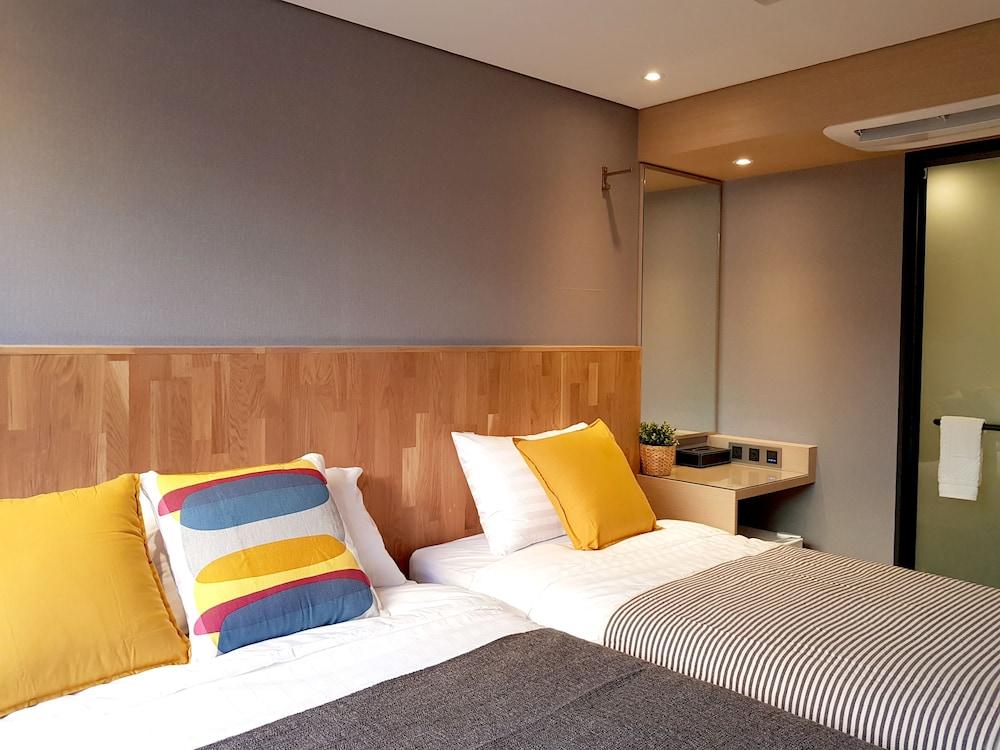 Hostel Cleo Seoul Hongdae Extérieur photo