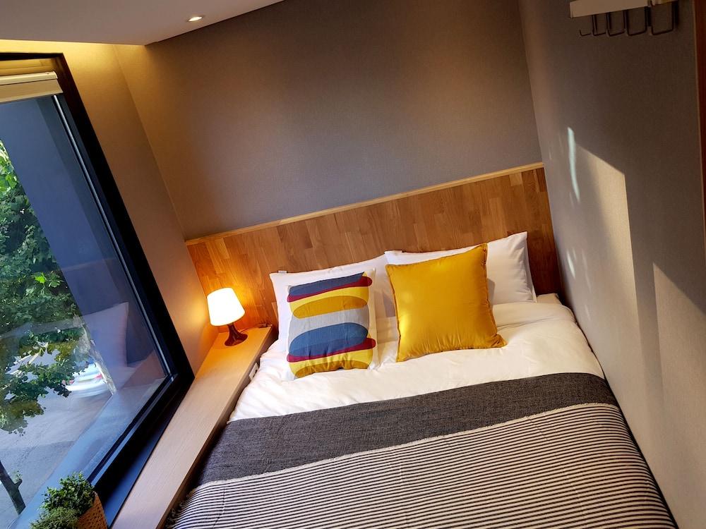 Hostel Cleo Seoul Hongdae Extérieur photo