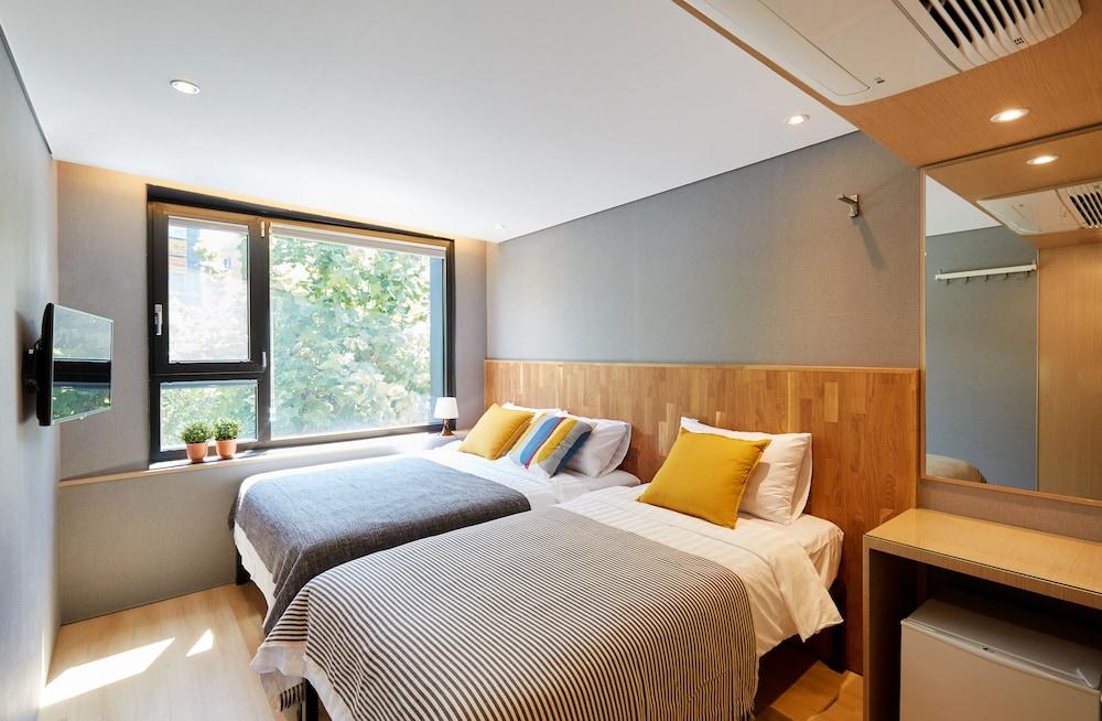Hostel Cleo Seoul Hongdae Extérieur photo